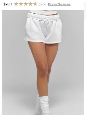 White Alo accolade short